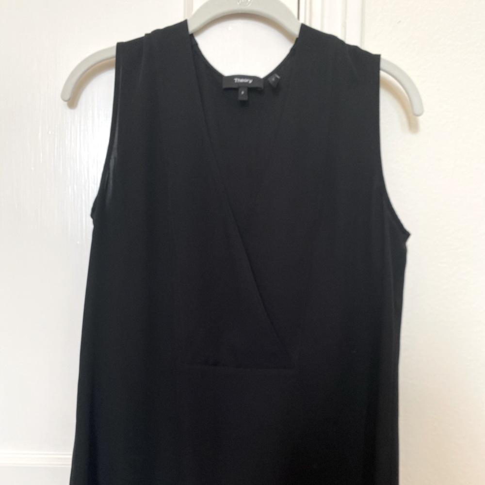 Low Neck Sleeveless Theory Top